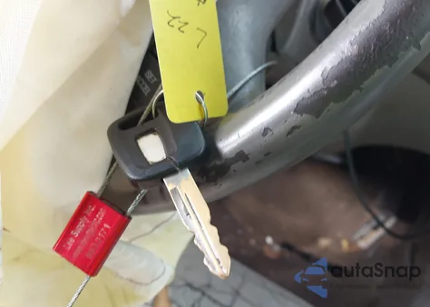 2000 Lincoln Town Car Executive из США, поврежденный, VIN 1LNHM81W3YY799189